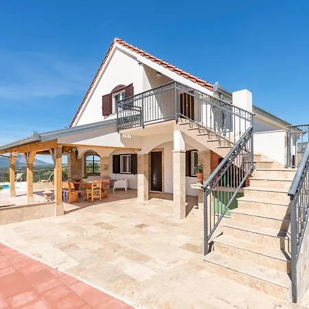 Szálloda Luxury Spacious With Pool & Magnificent View