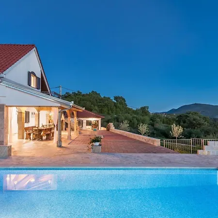 Luxury Spacious With Pool & Magnificent View 4* Umljanović